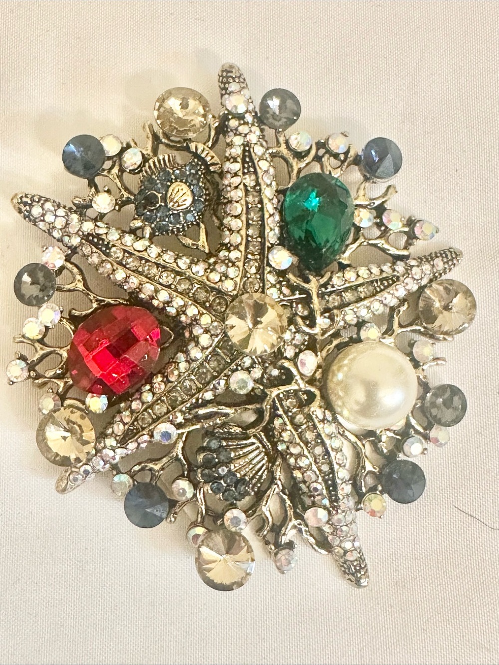 Fashion Jewelry Multicolor Starfish Brooch with Red, Green, Pearl Accents